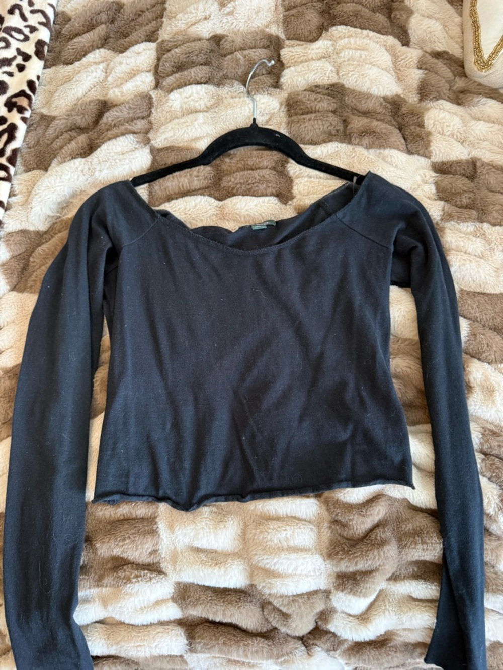 wild fable Black Off-Shoulder Long-Sleeve Crop Top